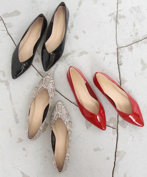 BEAUTY&YOUTH UNITED ARROWS（ビューティーアンドユースユナイテッドアローズ）の「BY∴ フェイクエナメルVカットフラットパンプス ◆（パンプス・レディース・ブラック/レッド・35h/37/36/36h/37h/38）」の7枚目の写真