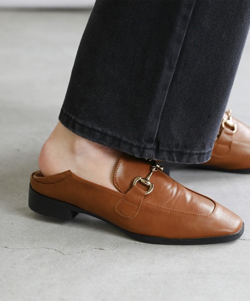 select MOCA（セレクトモカ）の「柔らかく履きやすいフェイクレザーゴールドビット付きローファー（ローファー・レディース・キャメル/ブラック/ブラウン・37inch/38inch/39inch）」の8枚目の写真