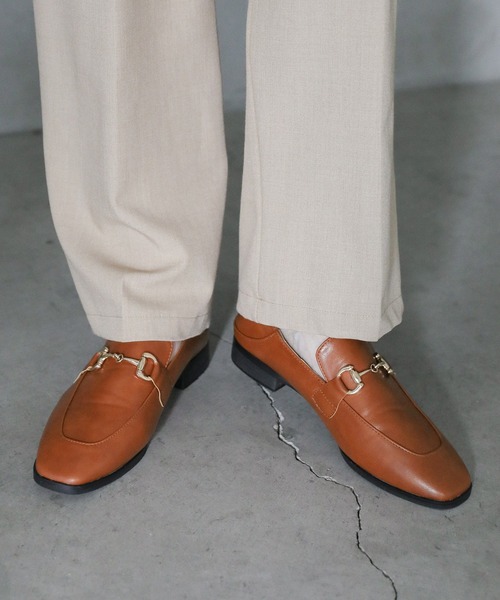 select MOCA（セレクトモカ）の「柔らかく履きやすいフェイクレザーゴールドビット付きローファー（ローファー・レディース・キャメル/ブラック/ブラウン・37inch/38inch/39inch）」の22枚目の写真