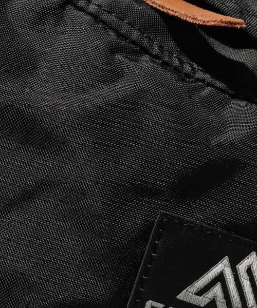 GREGORY（グレゴリー）の「GREGORY / グレゴリー TAIL RUNNER（ボディバッグ/ウエストポーチ・メンズ・ブラック/カーキ/キャメル・FREE）」の13枚目の写真