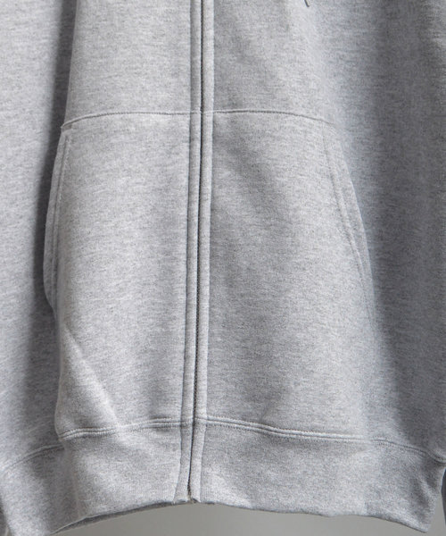 Champion(チャンピオン)の「【Champion】チャンピオン ビッグシルエット ライト裏起毛 ジップパーカー(パーカー・メンズ・ブラック/ネイビー/グレー・XX-LARGE/XXX-LARGE/X-LARGE)」の7枚目の写真