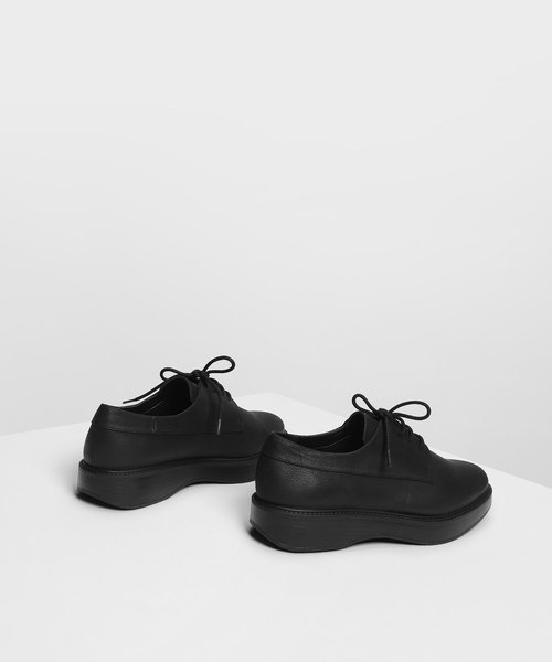 CHARLES & KEITH(チャールズ & キース)の「クラシックダービーシューズ / Classic Derby Shoes(ドレスシューズ・レディース・ブラック/ブラック系その他2・23cm/23.5cm/24.5cm/25cm/25.5cm)」の3枚目の写真