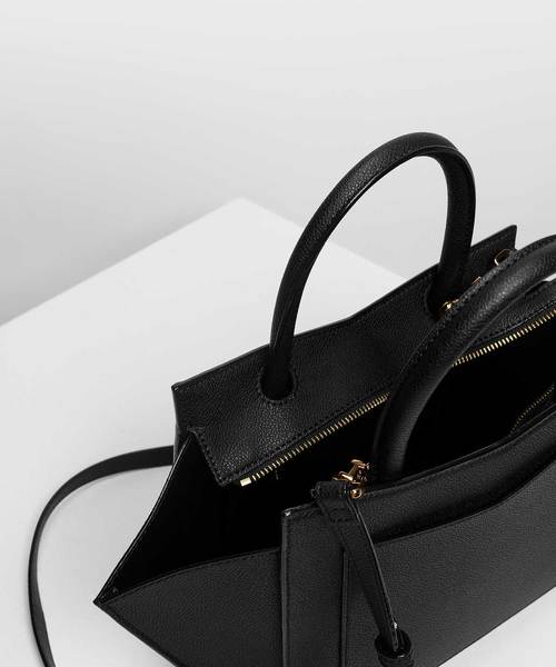 CHARLES & KEITH（チャールズ & キース）の「ジオメトリック