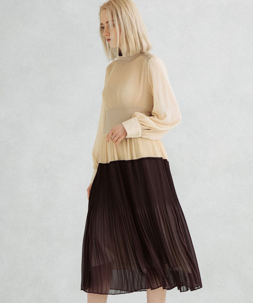 UNITED TOKYO（ユナイテッドトウキョウ）の「クリスタルプリーツ  