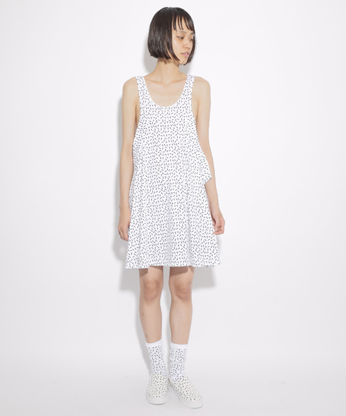 i（アイ）の「iドットプリントタンクワンピース（ワンピース・レディース・ホワイト/ブラック・FREE）」の2枚目の写真