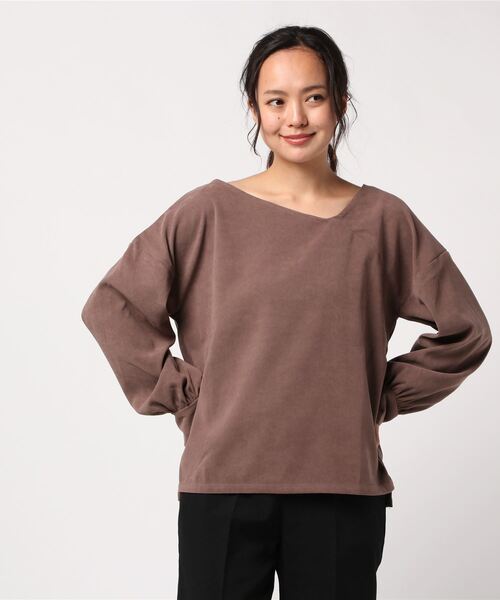 STYLEBLOCK（スタイルブロック）の「フェイクスエードアシンメトリーネックブラウス（シャツ/ブラウス・レディース・チャコールグレー/ベージュ/ブラウン/カーキ・M）」の3枚目の写真