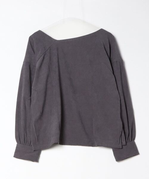 STYLEBLOCK（スタイルブロック）の「フェイクスエードアシンメトリーネックブラウス（シャツ/ブラウス・レディース・チャコールグレー/ベージュ/ブラウン/カーキ・M）」の5枚目の写真