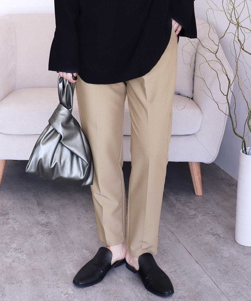 reca（レカ）の「【高レビュー！リピ続出！】美シルエット センタープレステーパードパンツ（その他パンツ・レディース・ブラウン/カーキ/イエロー系1/ブラック/ベージュ系その他3/ネイビー/ピンク系その他/ブラウン系その他/ブルー系その他/パープル系その他/チャコール/パープル/ベージュ系その他/グリーン系その他/イエロー/ダークパープル/モカ/グリーン系その他2/グレイッシュベージュ/オレンジ/グリーン/ラベンダー/パープル系その他2/ブルーグリーン/テラコッタ/ピンク/グリーン系2/ピンク系/パープル系/グリーン系/グリーン系1/ローズ/マスタード/ブラウン系2/シルバー系/ブラウン系1/グリーン系3/オレンジ系/イエロー系2/ブルーグレー/サンドベージュ/ベージュ系/ブラウン系3/ベージュ系その他2/グレー/ベージュ・M/L/XL/S/MEDIUM/TALL）」の17枚目の写真