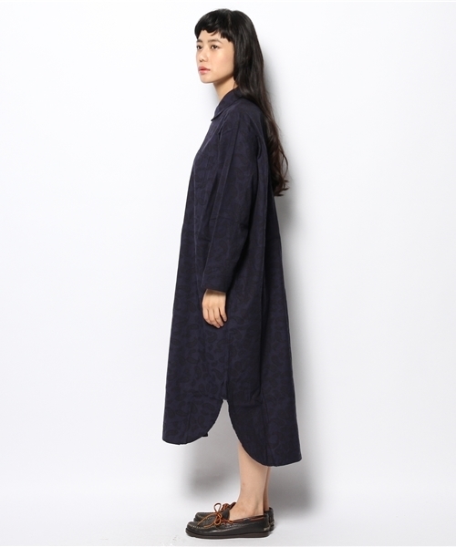 BEAMS BOY（ビームスボーイ）の「BEAMS BOY / ペイズリー スリットシャツワンピース（シャツワンピース・レディース・チャコールグレー/ネイビー・ONE SIZE）」の4枚目の写真