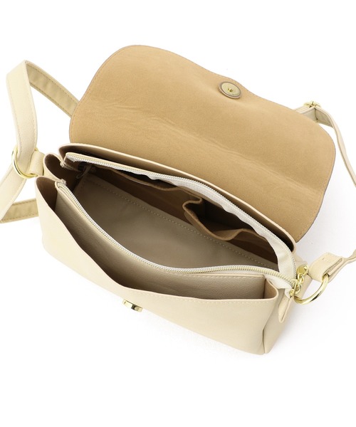 Legato Largo（レガートラルゴ）の「【Legato Largo(レガート ラルゴ)】レザー調3つ口多収納ショルダーバッグ（ショルダーバッグ・レディース・ブラック/ネイビー/グレー/モカ/ホワイト系その他/ベージュ系その他・フリー）」の17枚目の写真