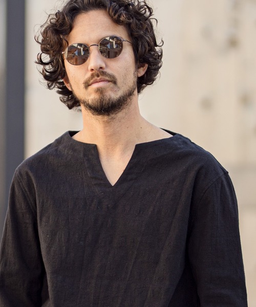 CAMBIO（カンビオ）の「mlt2839-Cotton Linen Basic Fit Key Neck 3-4 Sleeve Tee カットソー（Tシャツ/カットソー・メンズ・ブラック/キナリ・M/L）」の4枚目の写真