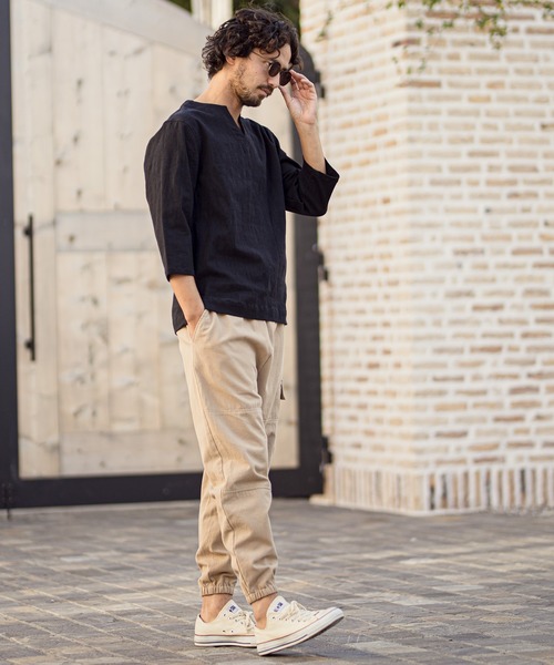 CAMBIO（カンビオ）の「mlt2839-Cotton Linen Basic Fit Key Neck 3-4 Sleeve Tee カットソー（Tシャツ/カットソー・メンズ・ブラック/キナリ・M/L）」の5枚目の写真