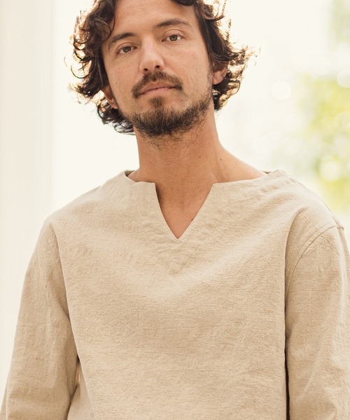 CAMBIO（カンビオ）の「mlt2839-Cotton Linen Basic Fit Key Neck 3-4 Sleeve Tee カットソー（Tシャツ/カットソー・メンズ・ブラック/キナリ・M/L）」の7枚目の写真