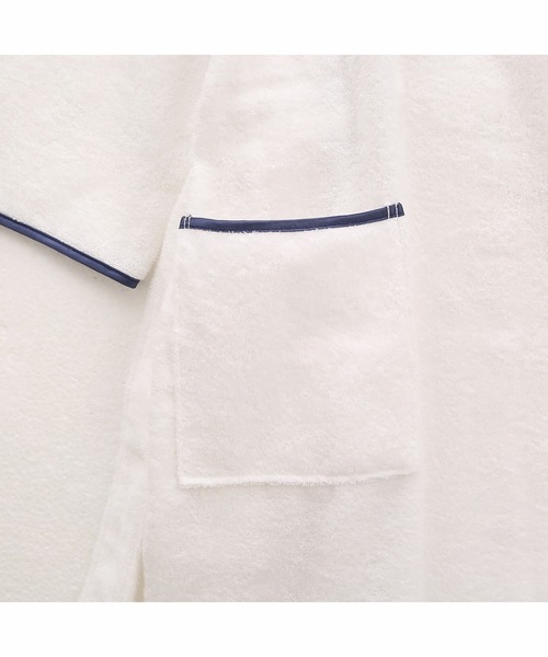 blooming FLORA（ブルーミングフローラ）の「【お風呂上りをもっと快適に】Cotton100％ スフレfineタオル バスローブ（ルームウェア/パジャマ・レディース・ラベンダー/ピンク/ホワイト×ネイビー/ホワイト×ピンク/ブルー/モカ/ベージュ/スモークピンク/グレー・LARGE/MEDIUM）」の14枚目の写真