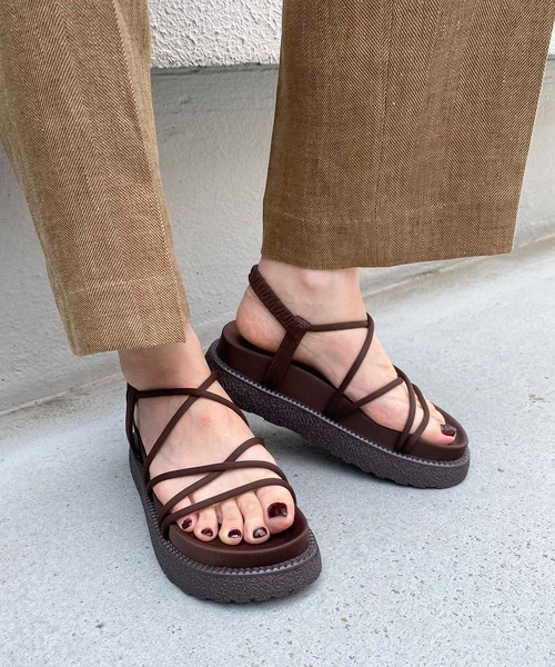 EVOL（イーボル）の「低反発クッション入りプラットフォームサンダル（サンダル・レディース・ブラック/ブラウン/カーキ/ベージュ/グレー・S/M/L）」の4枚目の写真