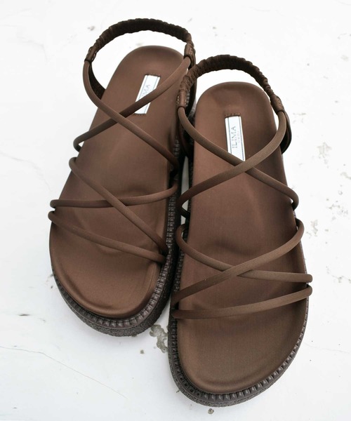 EVOL（イーボル）の「低反発クッション入りプラットフォームサンダル（サンダル・レディース・ブラック/ブラウン/カーキ/ベージュ/グレー・S/M/L）」の16枚目の写真