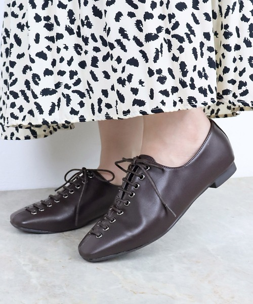 LibertyDoll（リバティードール）の「Liberty Doll / スクエアトゥレースアップバブーシュパンプス(3024)（ドレスシューズ・レディース・ホワイト/ブラック/ダークブラウン・S/M/L/LL）」の3枚目の写真