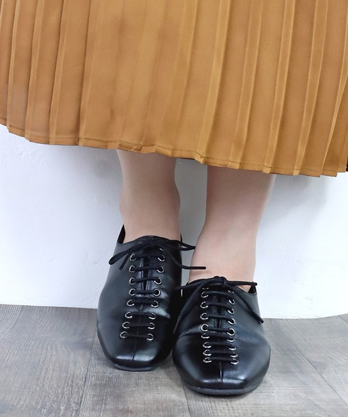 LibertyDoll（リバティードール）の「Liberty Doll / スクエアトゥレースアップバブーシュパンプス(3024)（ドレスシューズ・レディース・ホワイト/ブラック/ダークブラウン・S/M/L/LL）」の4枚目の写真