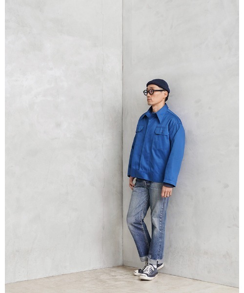 新品　ジャケット ジャケット×デニムのトラッドコーデも、武骨なシルエットと黒に近い