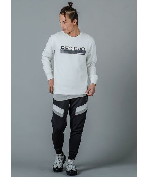 REGIEVO(レジエボ)の「REGIEVOロゴトレーナー(スウェット・メンズ・ブラック/ライトグレー/オフホワイト・M/L/XL/S)」の15枚目の写真