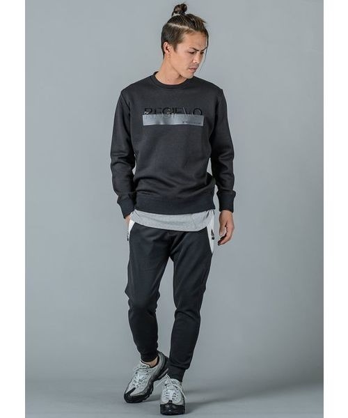 REGIEVO(レジエボ)の「REGIEVOロゴトレーナー(スウェット・メンズ・ブラック/ライトグレー/オフホワイト・M/L/XL/S)」の14枚目の写真
