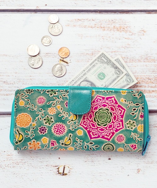 チャイハネ（チャイハネ）の「【チャイハネ】インド伝統山羊革細工 サンティニウォレット 長財布（財布・レディース・ブラック/ブルー/ブラウン/グリーン/ネイビー/オレンジ/レッド/イエロー/ブラウン系その他/イエロー系その他/パープル/ブラック系その他/グリーン系その他/ピンク・FREE）」の6枚目の写真