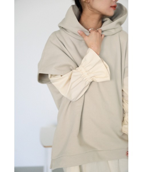 BLACK BY MOUSSY（ブラックバイマウジー）の「sleeve less parka（スリーブレスパーカー）（パーカー・レディース・チャコールグレー/ホワイト/ベージュ・FREE）」の3枚目の写真