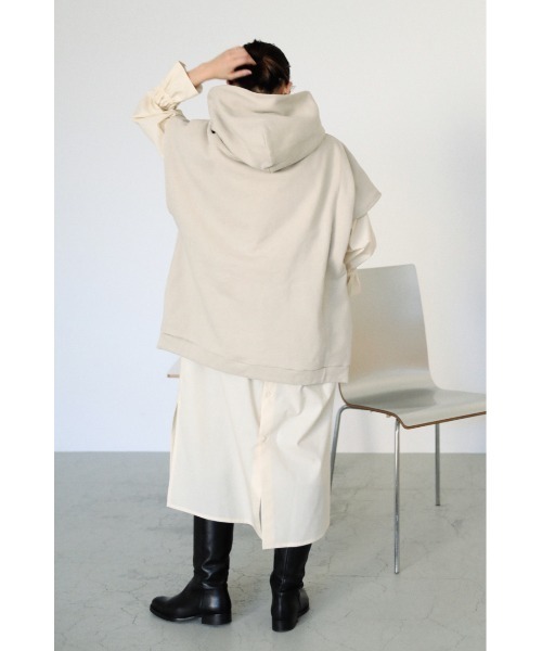 BLACK BY MOUSSY（ブラックバイマウジー）の「sleeve less parka（スリーブレスパーカー）（パーカー・レディース・チャコールグレー/ホワイト/ベージュ・FREE）」の7枚目の写真