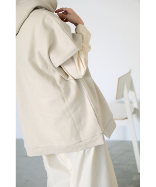 BLACK BY MOUSSY（ブラックバイマウジー）の「sleeve less parka（スリーブレスパーカー）（パーカー・レディース・チャコールグレー/ホワイト/ベージュ・FREE）」の10枚目の写真