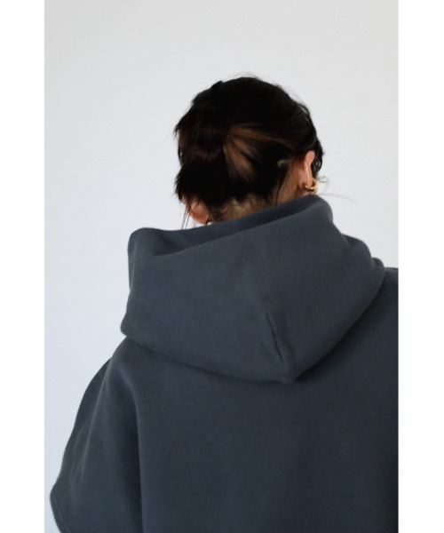 BLACK BY MOUSSY（ブラックバイマウジー）の「sleeve less parka（スリーブレスパーカー）（パーカー・レディース・チャコールグレー/ホワイト/ベージュ・FREE）」の8枚目の写真