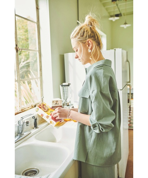 The Virgnia（ザ ヴァージニア）の「リネン混オーバーシャツ（シャツ/ブラウス・レディース・ベージュ/グリーン・FREE）」の9枚目の写真