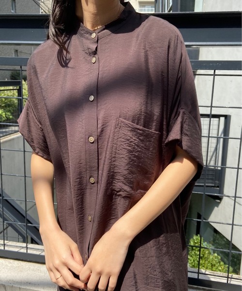 AZUL ENCANTO(アズールエンカント)の「バックタックオーバーチュニック(シャツ/ブラウス・レディース・オフホワイト/グリーン/ライトブラック・FREE)」の22枚目の写真