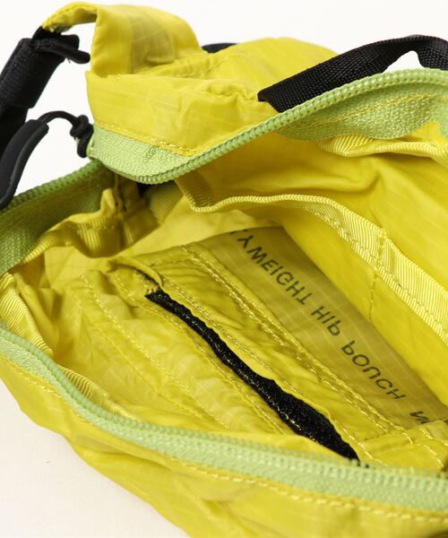 THE NORTH FACE（ザノースフェイス）の「【THE NORTH FACE】パッカブルポーチ（ボディバッグ/ウエストポーチ・レディース・イエロー/ブラック・FREE）」の3枚目の写真