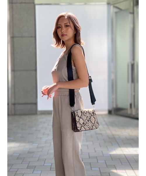 ENVYM（アンビー）の「ダブルストラップオールインワン（つなぎ/オールインワン・レディース・ブラック/ベージュ/ブラウン・FREE）」の7枚目の写真