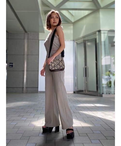 ENVYM（アンビー）の「ダブルストラップオールインワン（つなぎ/オールインワン・レディース・ブラック/ベージュ/ブラウン・FREE）」の9枚目の写真