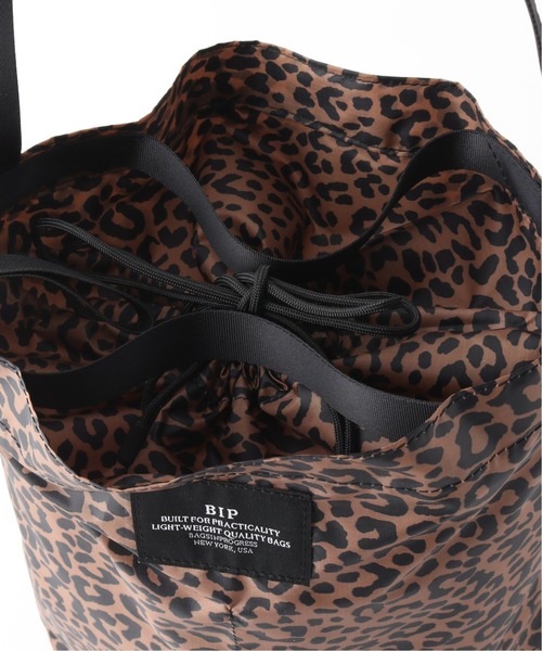 BAGSINPROGRESS（バッグズインプログレス）の「【BAGS IN PROGRESS】PACKABLE SHOLDER BAG：ショルダーバッグ（ショルダーバッグ・レディース・ブラウン/ブラック系その他・FREE）」の3枚目の写真