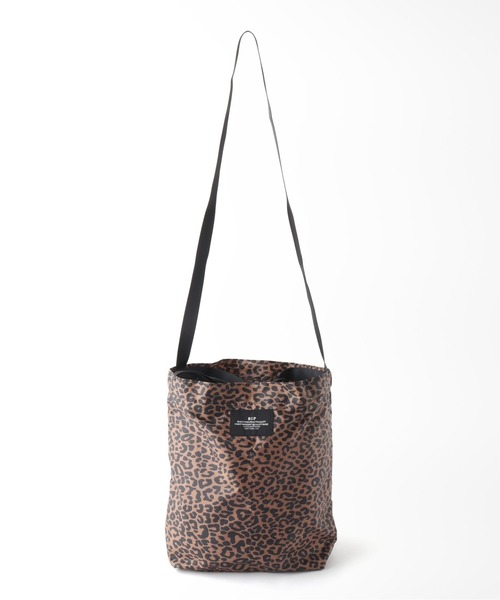 BAGSINPROGRESS（バッグズインプログレス）の「【BAGS IN PROGRESS】PACKABLE SHOLDER BAG：ショルダーバッグ（ショルダーバッグ・レディース・ブラウン/ブラック系その他・FREE）」の4枚目の写真