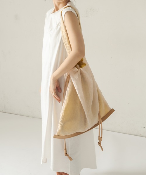 CAPRICIEUX LE'MAGE（カプリシューレマージュ）の「シアードロストバッグ（ショルダーバッグ・レディース・ブラック/ベージュ・FREE）」の12枚目の写真