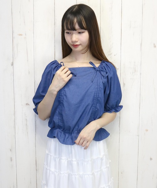 Clice de Paris(クリシェドゥパリス)の「ESギャザーデニムブラウス(シャツ/ブラウス・レディース・サックスブルー/ブルー・ONESIZE)」の2枚目の写真
