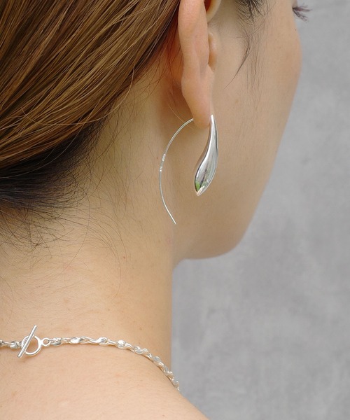 SIGNAL（シグナル）の「【SIGNAL/シグナル】silver925 変形ドロップピアス / シルバー925（ピアス（両耳用）・レディース・シルバー・FREE）」の3枚目の写真