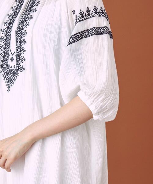 THE STATION STORE(ザ ステーション ストア)の「<closet story(クローゼットストーリー)>シシュウ ギャザー ロングワンピース -ウォッシャブル-(ワンピース・レディース・ホワイト/ブラック・FREE)」の7枚目の写真