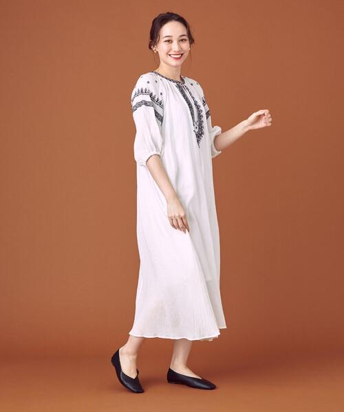 THE STATION STORE(ザ ステーション ストア)の「<closet story(クローゼットストーリー)>シシュウ ギャザー ロングワンピース -ウォッシャブル-(ワンピース・レディース・ホワイト/ブラック・FREE)」の11枚目の写真