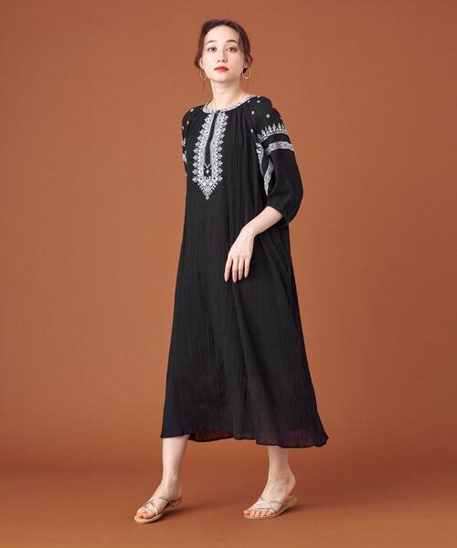 THE STATION STORE(ザ ステーション ストア)の「<closet story(クローゼットストーリー)>シシュウ ギャザー ロングワンピース -ウォッシャブル-(ワンピース・レディース・ホワイト/ブラック・FREE)」の15枚目の写真