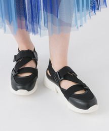 サンダルスニーカー