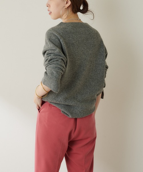 SHENERY（シーナリー）の「FOX in laundry オフタートルニット（ニット/セーター・レディース・オフホワイト/チャコールグレー/キャメル・FREE）」の18枚目の写真