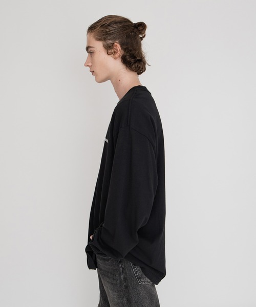 Levi's(リーバイス)の「Levi's/リーバイス LS RED TAB Tシャツ MINERAL BLACK(Tシャツ/カットソー・メンズ・ブラック・S/M/L/XL)」の2枚目の写真