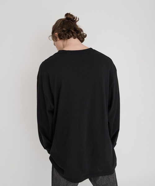 Levi's(リーバイス)の「Levi's/リーバイス LS RED TAB Tシャツ MINERAL BLACK(Tシャツ/カットソー・メンズ・ブラック・S/M/L/XL)」の3枚目の写真
