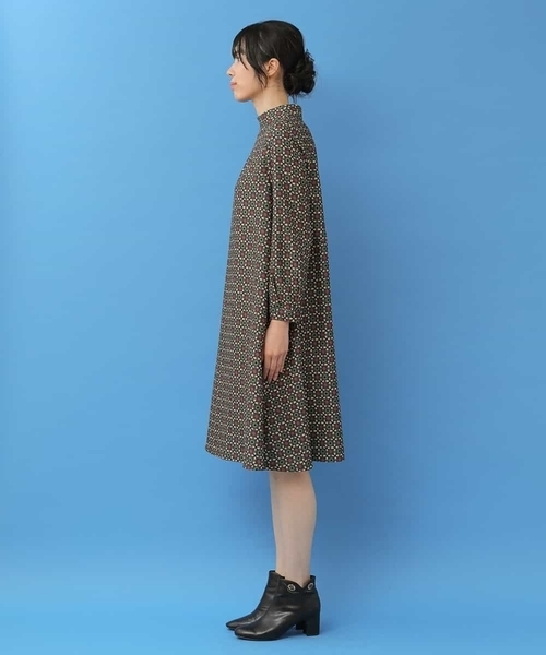 Jocomomola(ホコモモラ)の「Giro プリントワンピース(ワンピース・レディース・ネイビー/ベージュ・40/42)」の13枚目の写真
