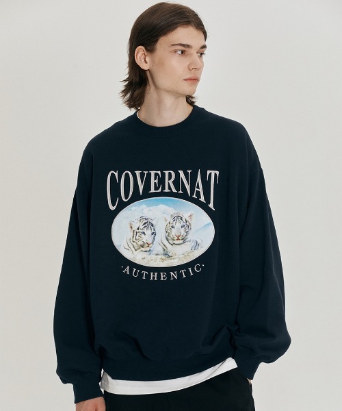 COVERNAT（カバーナット）の「【COVERNAT】VELVET TIGER OVERFIT SWEATSHIRTS / カバーナット ベルベット タイガー グラフィック スウェットシャツ（スウェット・メンズ・ネイビー/ライトグレー・LARGE/MEDIUM/SMALL）」の3枚目の写真