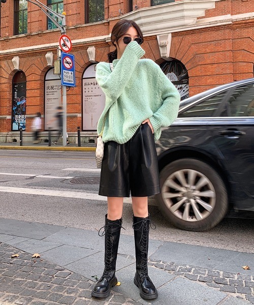 HALEY PESCA（ヘーリーペスカ）の「HALEY PESCA/ハイウエスト PUレザー  ルーズシルエット ハーフパンツ（その他パンツ・レディース・ブラック/ベージュ/グリーン・SMALL/MEDIUM/LARGE）」の11枚目の写真